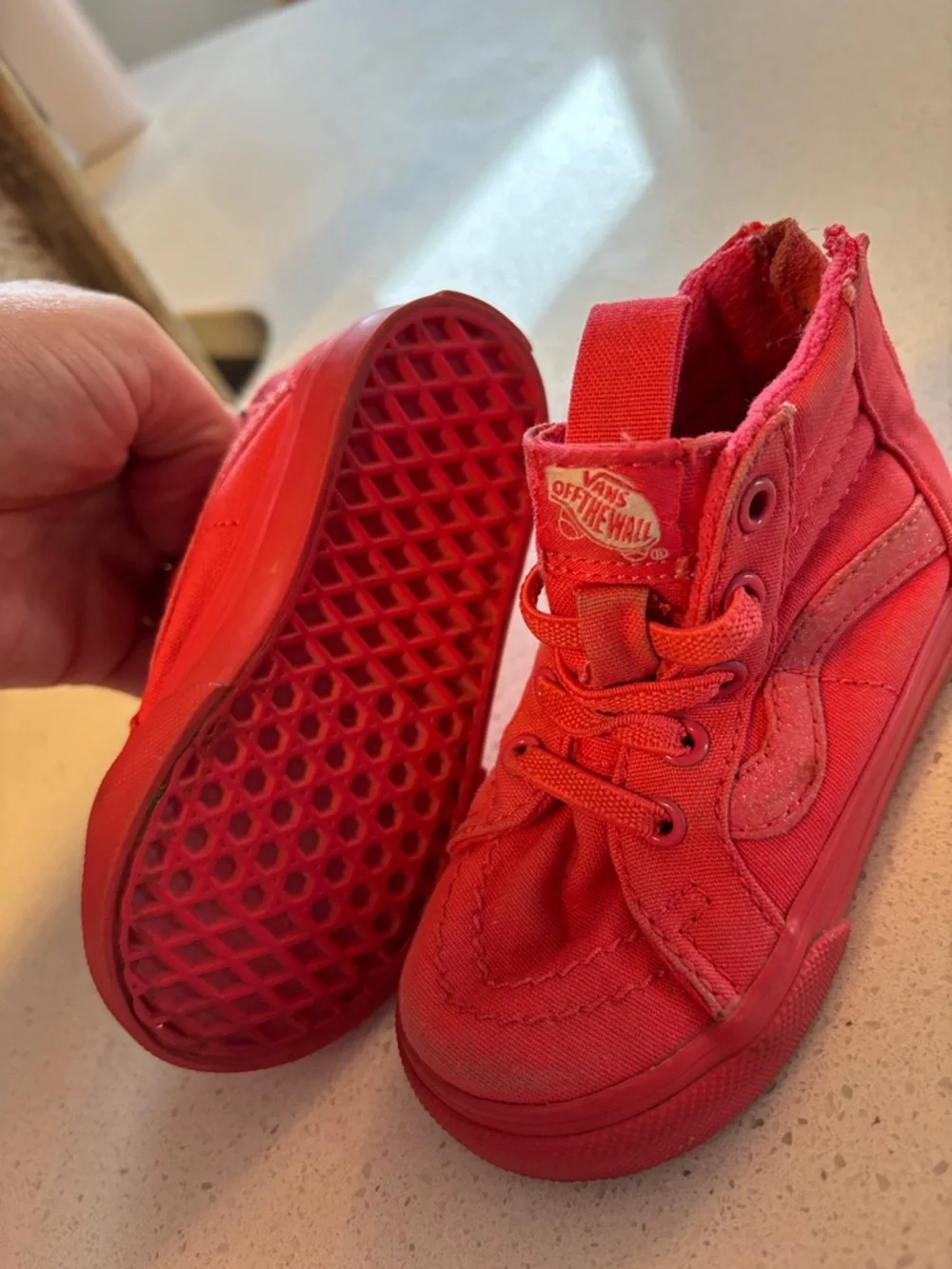 Toddler High-Top Canvas Sneakers in hot pink - Picture 3 of 3